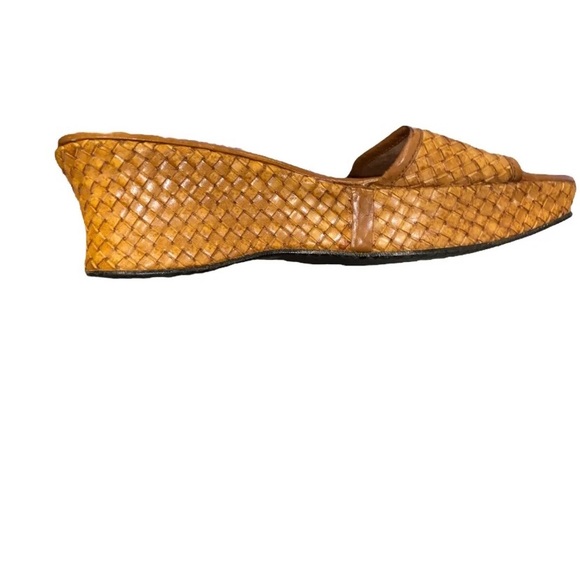 Stuart Weitzman square toe woven wedge heel 8 1/2 - Picture 4 of 4